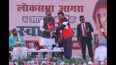 Radhakrishnan urges youth to embrace fitness, shun drugs at Agra sports festival