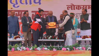 Radhakrishnan urges youth to embrace fitness, shun drugs at Agra sports festival