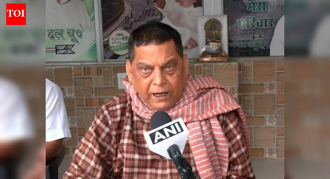 JD(U) writes to DGP alleging Tejashwi travelling abroad with criminals