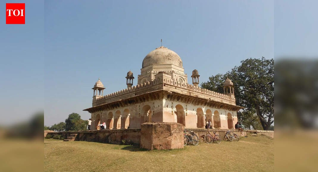 Probe ordered into damage at Mughal-era tomb in Aurangabad