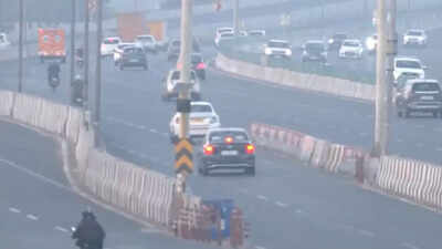 Delhi air quality improves: AQI at 221 in ‘poor’ category; Anand Vihar worst hit at 292