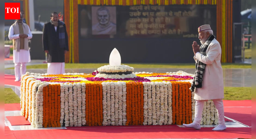 Atal Bihari Vajpayee’s birth anniversary: President, PM Modi pays homage at 'Sadaiv Atal' memorial; other leaders join tributes