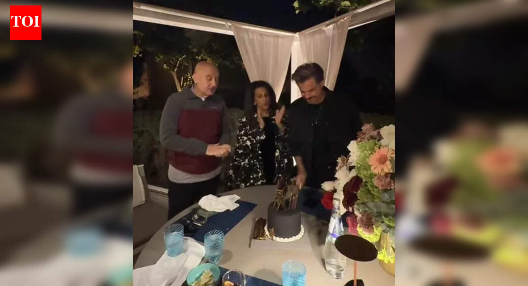Anupam Kher gives a glimpse into Anil Kapoor's 'quiet' birthday celebration