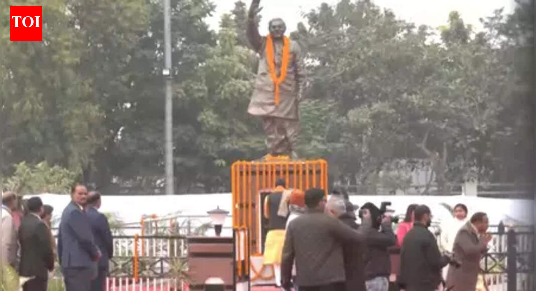 CM, others recall Vajpayee’s ideals, nation-building legacy