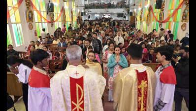 Prayers, carols, picnics & parties mark Christmas across Odisha