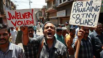 Protests in Jamtara after miscreants loot jewellery store, fire at owner
