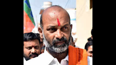 Revanth Reddy, KCR have secret pact, says Union minister Bandi Sanjay Kumar