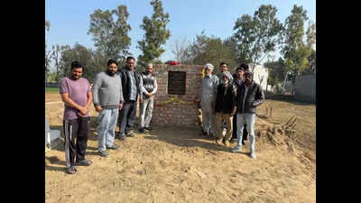 Sikh woman gives land for mosque, Hindus pitch in with money ...
