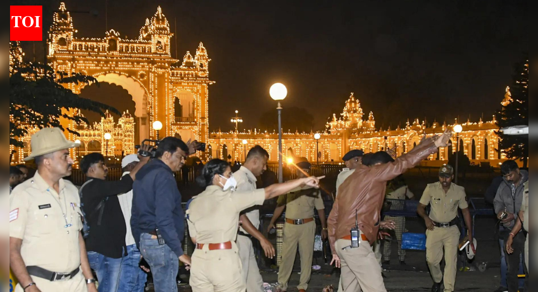 Helium cylinder explosion: Blast near Mysuru Palace kills balloon seller; 4 injured