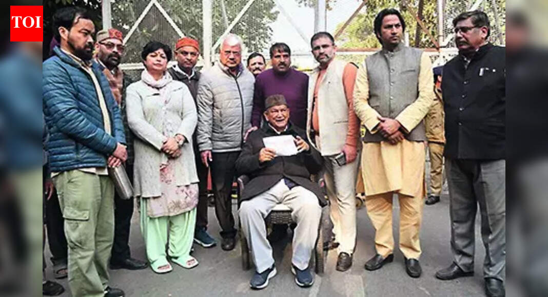 'I'm not a spy': Ex-Uttarakhand CM Harish Rawat on AI-generated video; stages march, sits in protest near BJP office