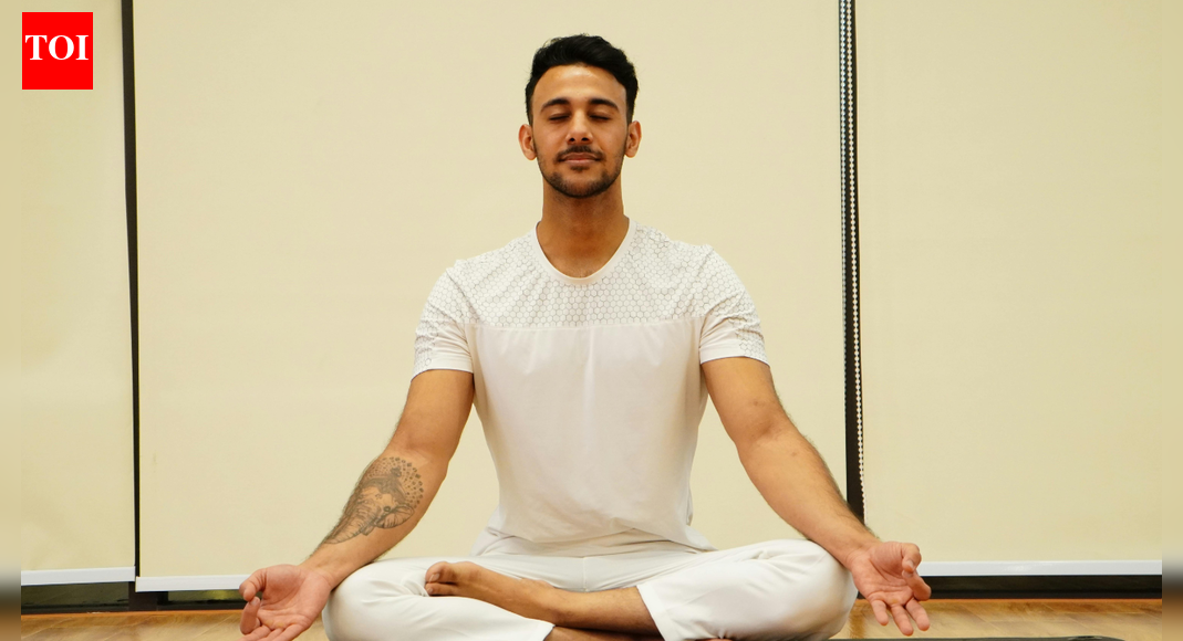 Healing through yoga: A testimony of relief from asthma and allergy using Ayurveda