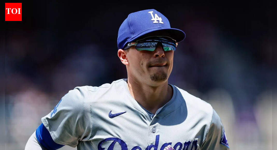 Los Angeles Dodgers' star Kike Hernandez takes on a festive role in a surprise Christmas visit