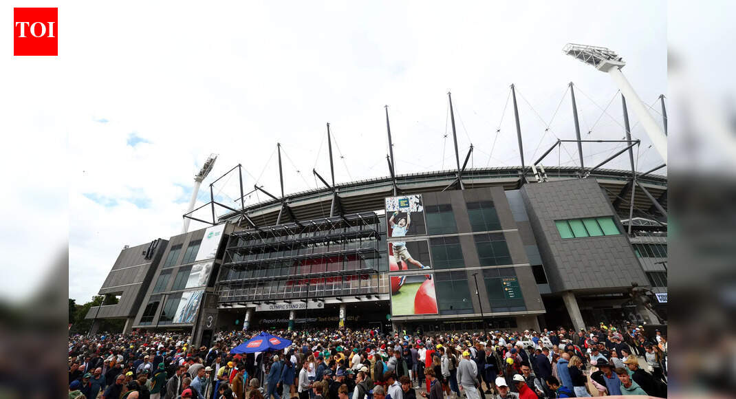 Ashes: Boxing Day Test crowd shatters MCG's cricket attendance record