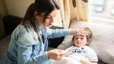 4 common mistakes parents make when their child has a high fever: Doctor explains what to do