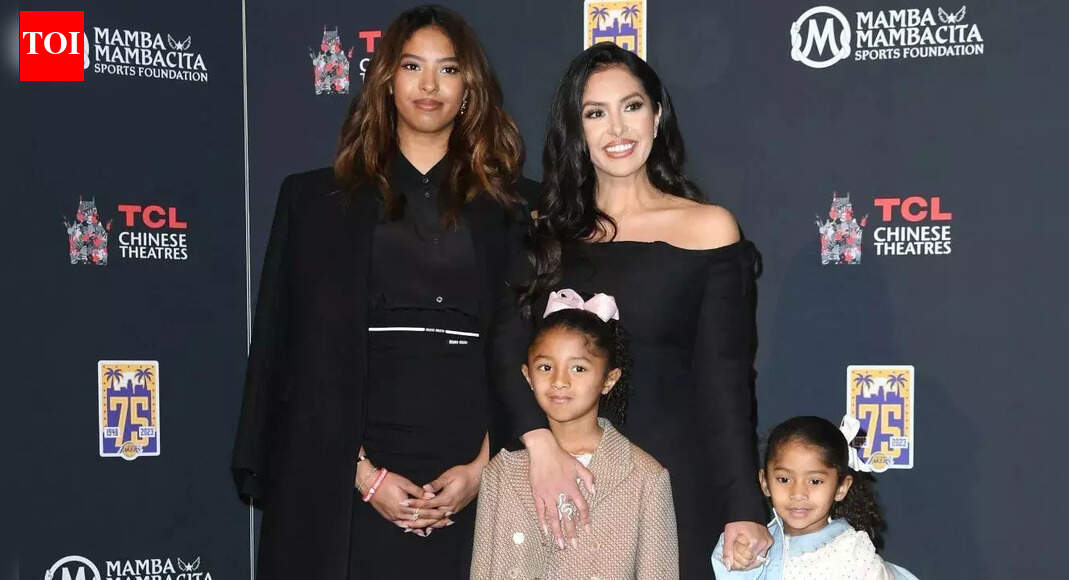 Vanessa Bryant shares sweet Christmas moment as she twins with daughters in festive green outfits