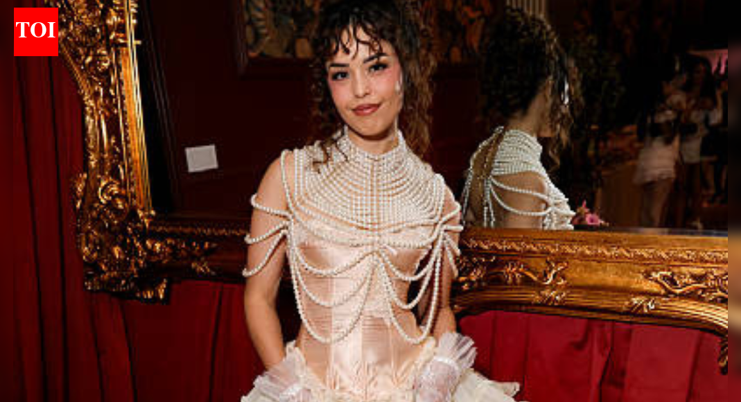 Rachell Valkyrae reacts to FaZe Clan members bulk exit, Mizkif questions if it’s a PR move