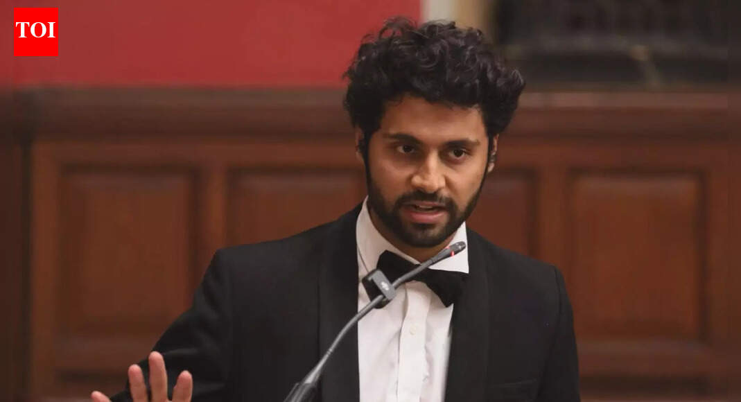 'Can You Elect A Non-Muslim?' Indian Student Dismantles Pakistan On Minority Rights, Democracy