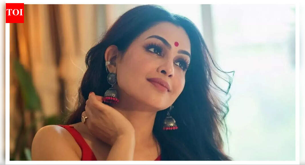 Shubhangi Atre responds to Shilpa Shinde’s remarks on comedy and copying Angoori Bhabhi: Kirdar kalaakar se bada hota hai