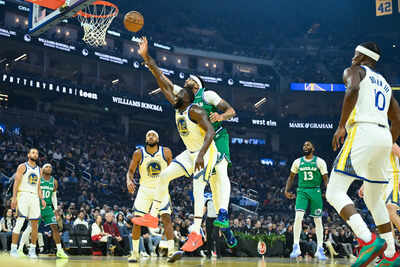 NBA injury update: Dallas Mavericks' Anthony Davis set to miss a few games after leaving Christmas Day matchup against Golden State Warriors midway