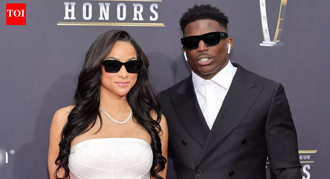 Tyreek Hill and Keeta Vaccaro share a rare holiday moment amid ongoing domestic violence lawsuit