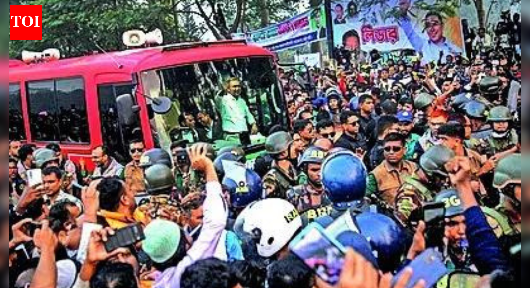 Bangladesh: Protesters seeking justice for Hadi jam Dhaka