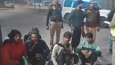 Big Delhi Police crackdown ahead of New Year: Over 200 arrested under  'Operation Aaghat 3.0'