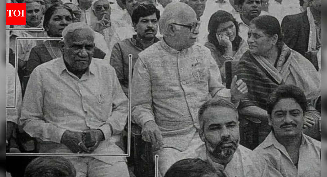 Message for Cong? Digvijaya shares old photo of Modi at RSS event - what he said