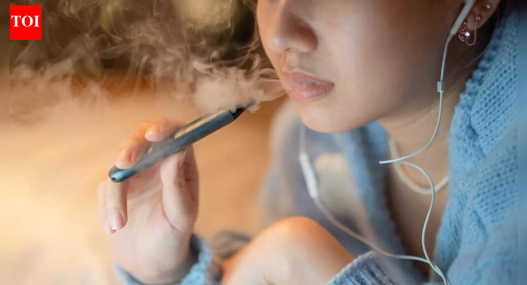 Woman loses sight in one eye after vaping the night before: Doc explains