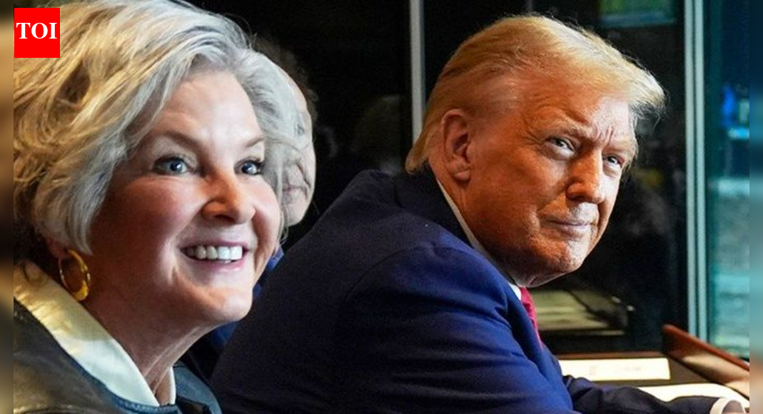 Trumpiana: Donnie and Susie wild show!