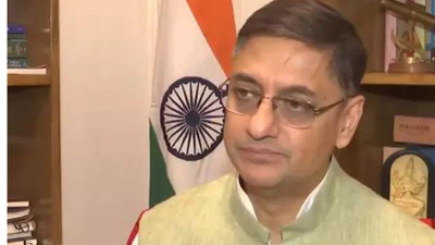 

<h2>India</h2>
<p> must allow insolvency and bankruptcy to build dynamic, risk-taking economy: PM’s Economic Advisory Council member Sanjeev Sanyal” title=”Sanjeev Sanyal (File pic)” decoding=”async” fetchpriority=”high”/></p></div>
</div>
</div>
<div class=