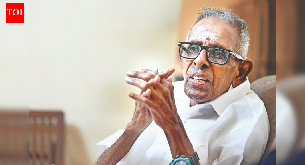 99-Year-Old Freedom Fighter Laxmikanthan Bharathi Recalls India's Independence Movement