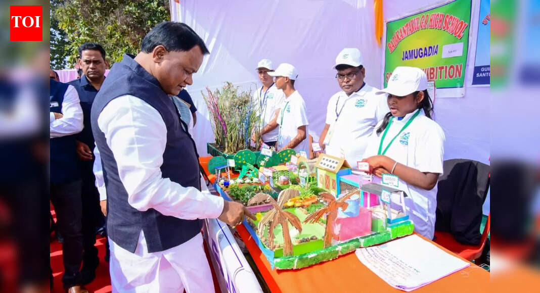 CM asks students to use knowledge for public good