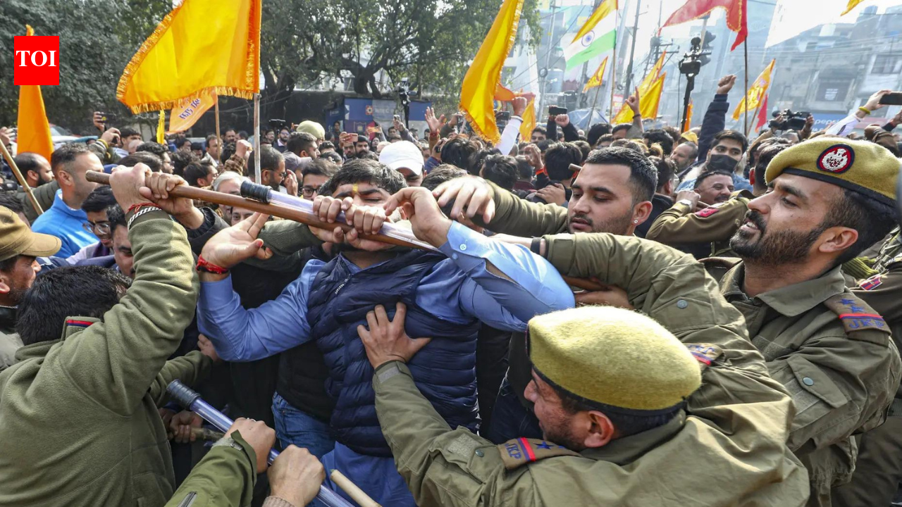 Jammu Protests: Protest held outside Jammu Lok Bhavan over MBBS ...