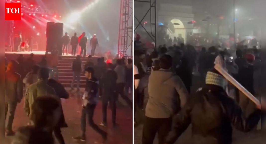 Bangladesh: Mob attacks singer's concert; 25 hurt