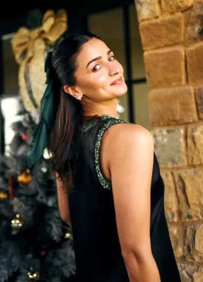 Alia Bhatt shows her cute bow look and calls it her new fashion phase
