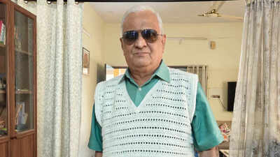 91-yr-old bed ridden mom makes a sweater for her son; he sweetly narrates 'The sweater may be short, her love never is'
