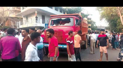 Mob strikes truck, torches hutments after accident kills woman in Ponda
