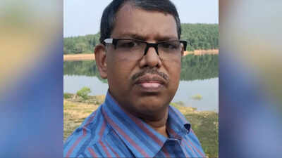 Primary school head and BLO found dead in West Bengal’s Bankura; note cites pressure of SIR work