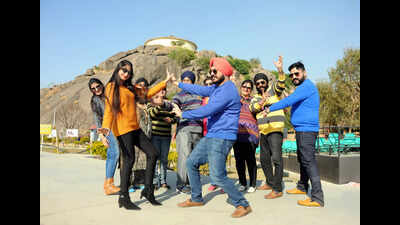 Ranchi New Year Celebrations: City Buzzes with Festive Spirit, Crowds Flock to Parks & Eateries