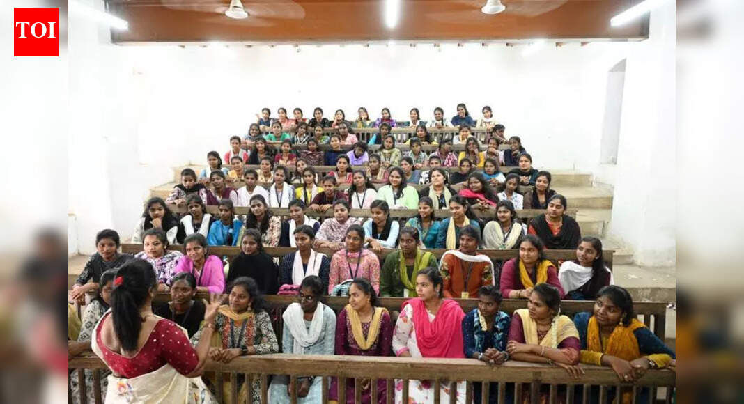 Apply now for Advertising Club course