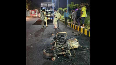 Motorcyclist charred to death after head on collision with bus at Verna