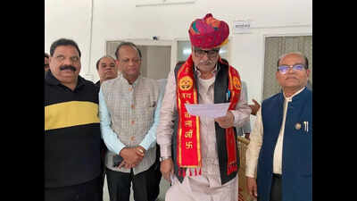 Chandpole traders warn of December 31 shutdown over liquor shop near temples