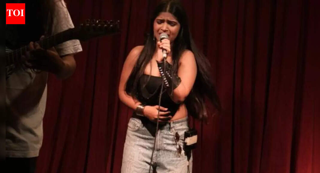 Prateeksha Srivastava performs in Delhi as part of India Tour 2025