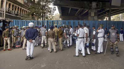 Kolkata Police STF seizes firearms, ammunition in city ahead of New Year, 3 held