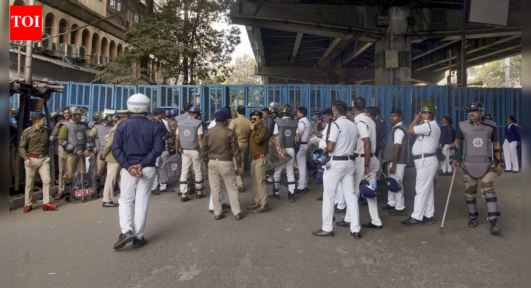 Kolkata Police STF seizes firearms, ammunition in city ahead of New Year, 3 held