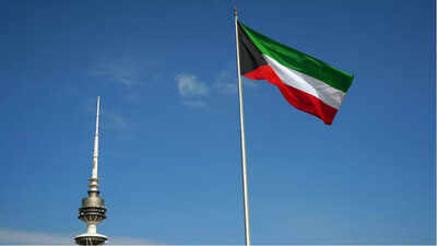 Kuwait limits expats’ stay abroad to six months under new residency rules