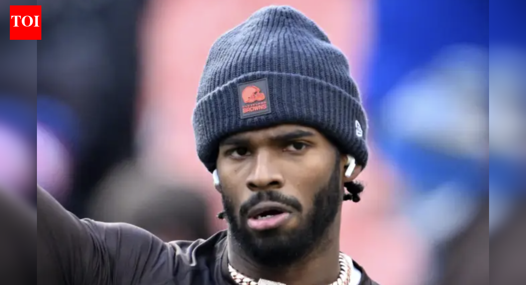 Aaron Rodgers shows respect to rookie Shedeur Sanders after Browns upsets Steelers in Week 17