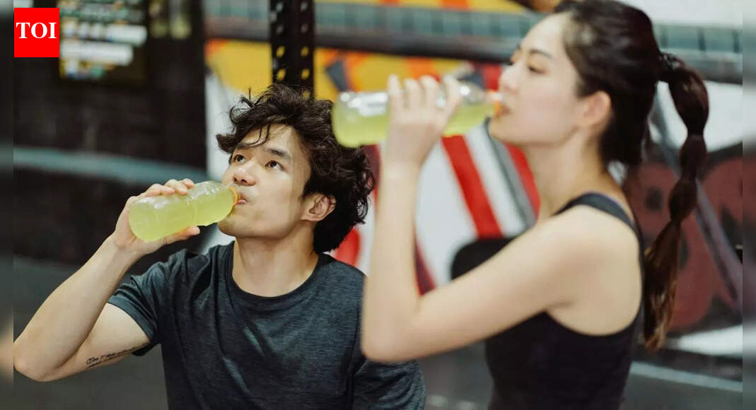 7 Electrolyte drinks that keep you hydrated, energised, and aid faster recovery