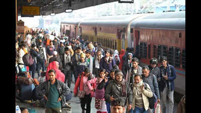 Fog delays trains, crowds swell at Jaipur rly station