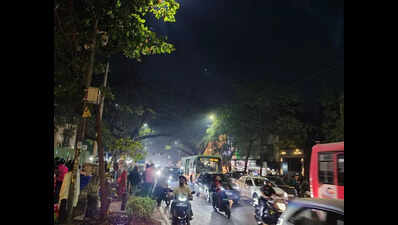 Govt makes 5am Xmas, New Year deadline an annual norm; shifts law-&-order onus to pubs, hotels